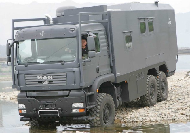 阿莫迪罗·远征者 V1 ATV型越野房车(曼TGA 6X6)MAN底盘系列-房车旅游网