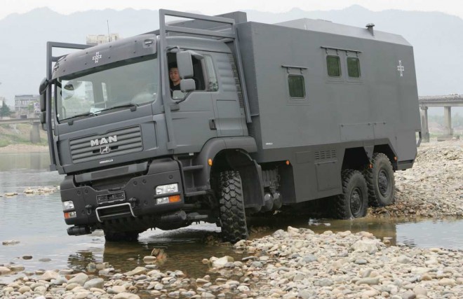 阿莫迪罗·远征者 V1 ATV型越野房车(曼TGA 6X6)MAN底盘系列-房车旅游网