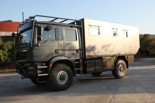 man越野房车4x4_四驱依维柯越野房车_依维柯4x4越野房车图