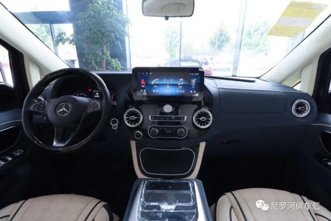 【新车到店】新款奔驰平顶威霆——私人订制版图片