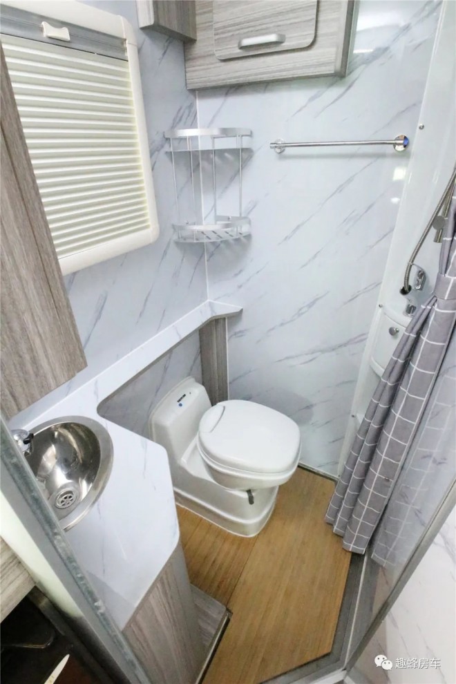 9月2日郑州房车展：趣蜂房车全顺C型，纵情跋涉，看昼夜轮转！a68ab4fe278d701a5efd4bc2c01ef7ab