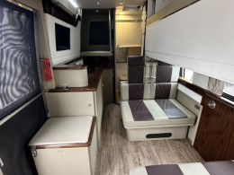 江铃 2020款商旅版 后置卫生间