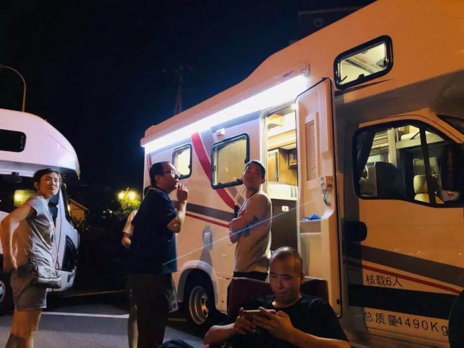 300辆房车亮相第六届中国汽车（房车）露营大会露营装备及房车展览会