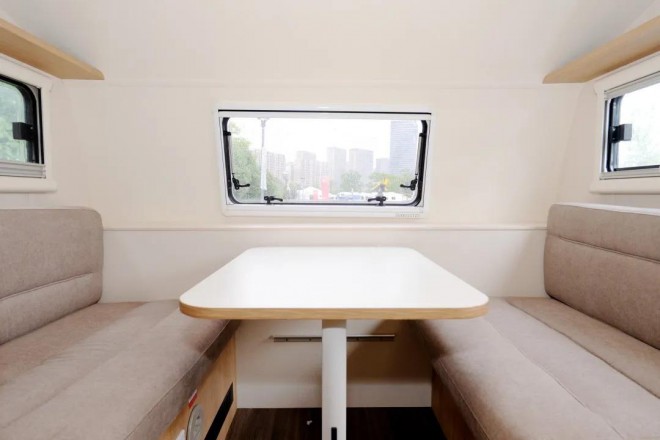 宇通T511上路版拖挂房车d99cd840081048408666bcd80393890d