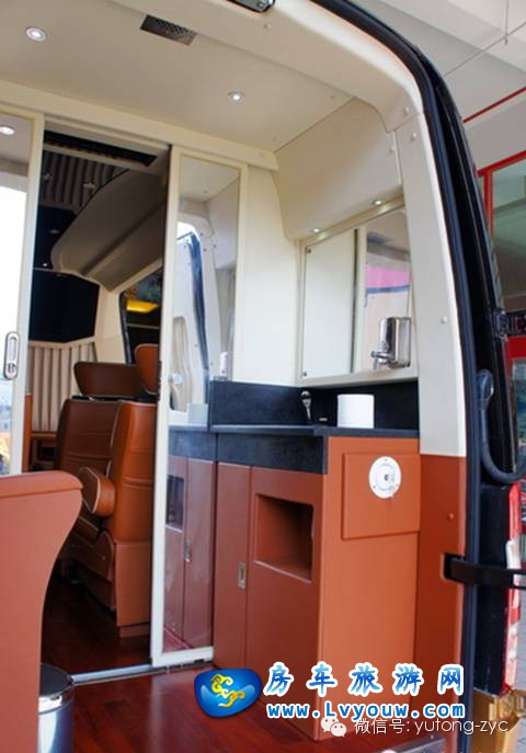 ZK5049XLJ1豪华商务旅居版——宇通深度改装奔驰sprinter房车系列