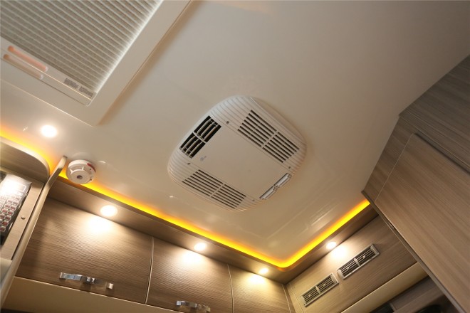 拓锐斯特依维柯C型欧尚版TIC-610A 53.8万起 2E1A3313