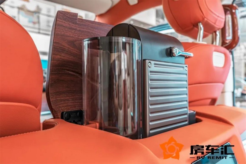 展厅实拍丨奔驰大白鲨AUXUN，半隔七座上新！17.jpg