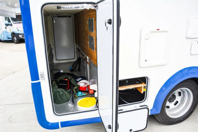 拓锐斯特房车：当有人说你太能“装”？