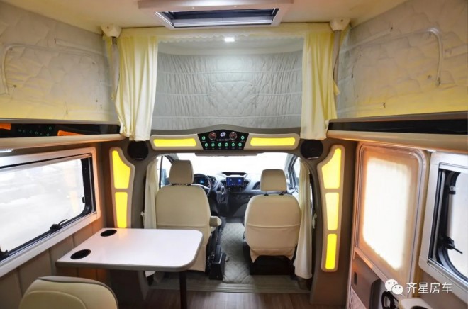 想兼得高通过性+宽敞空间？9月2日郑州房车展，这两款齐星C型升顶房车等您选择！fdffddbe64c7b8745d3d38f49902d1e4