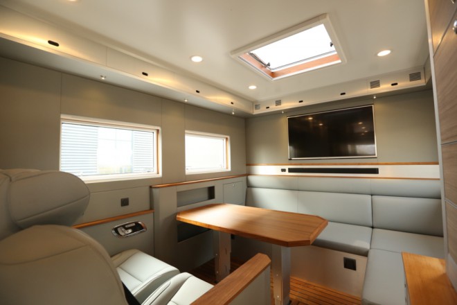 德野诺玛迪森“领航者M”：驭山逐海，擎天撼地