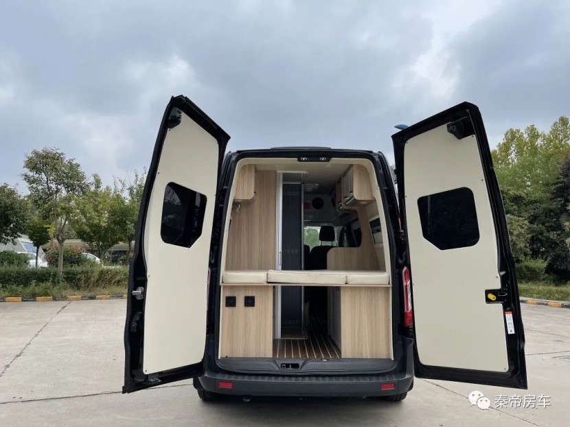秦帝房车追电系列B型，小小空间，配置齐全！get?code=NTk0NGJlYThlMWIwZjQyMjExMzc5NmQ3MjU1NGU3YzgsMTY2MzU4MTE3MjcyNQ==