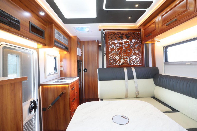 6.5洛阳房车展骏驰房车携“中国风”C型、T型房车亮相参展142fd1661eb04089a6ebaf2a9afaeddf