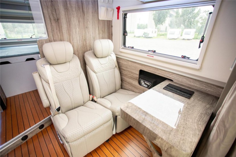 9月2日郑州房车展：霍夫勒房车大白鲨后拓版，出发，满载幸福与温馨！b8296c02f5ab86811d3eea192528a874