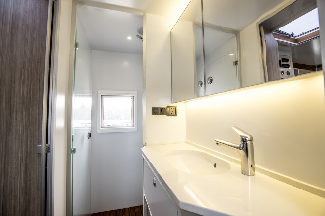 诺马迪森穿越者B洛阳德野高端越野房车德国奔驰4X4这是描述信息