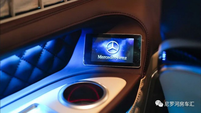 奔驰商务全隔断高端系列——卡漠兹，带您享受弛聘曼妙之旅图片