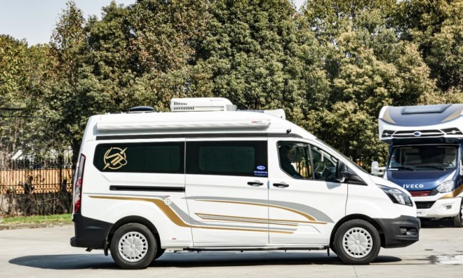 继续上新，拓锐斯特三款B型房车，属于你的青春星球！图片