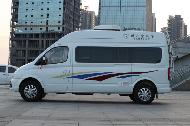 高清实拍2019款顺之旅大通V80全新格局B型房车 WLH_5801