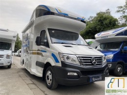 亚星房车 2021款C型自动挡房车