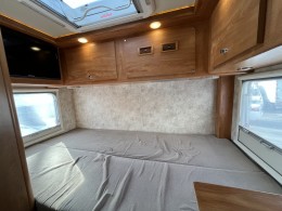 宇通 侧拓展房车