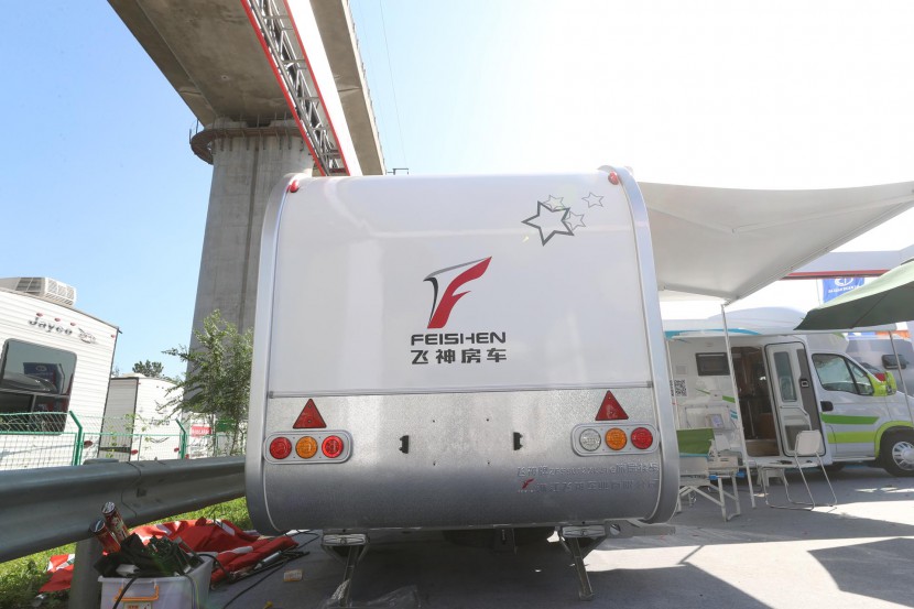 全新内饰格局，飞神9012升级款拖挂房车 9.98万元 WLH_8367