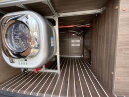 卫航房车 长轴高顶B型房车