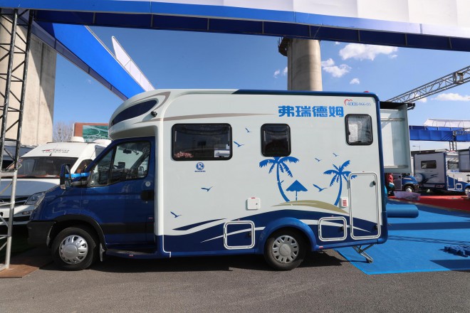 弗瑞德姆2019款全新国产依维柯自动挡T型房车 锐畅版TIC-611X 54.8万元 WLH_8047