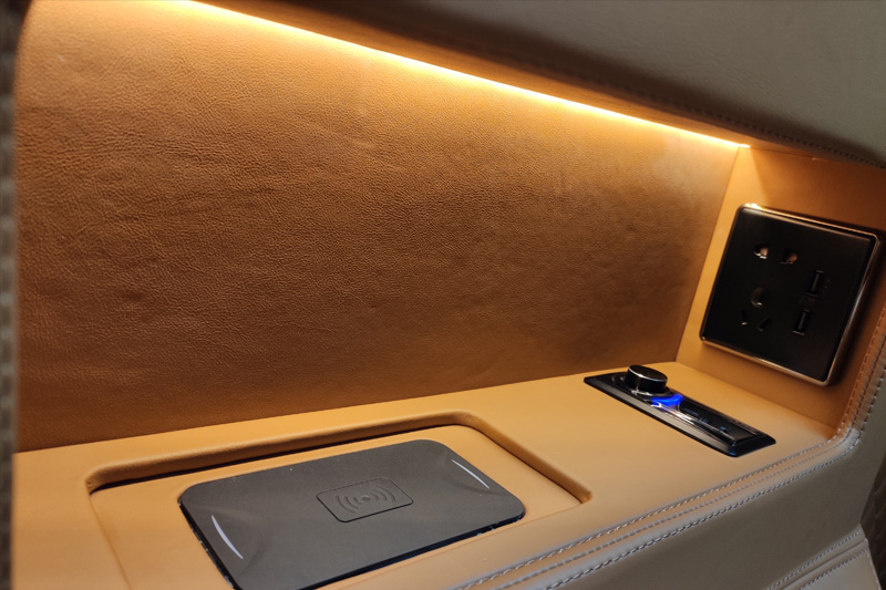 AM晓奥享誉标准版V—Class奔驰商务车93.80万rBQBHV8O2JiEKBdXAAAAAER8lV8251