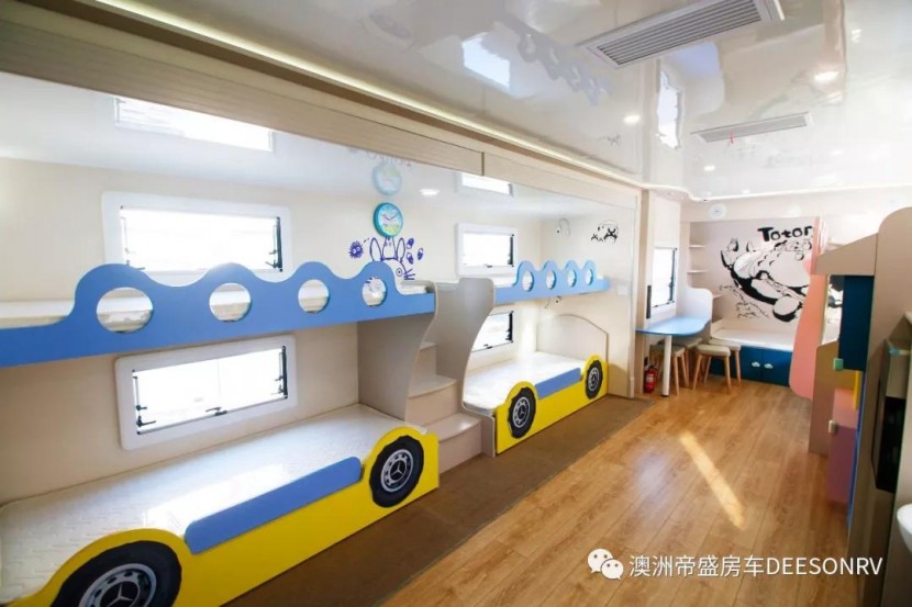 帝盛房车经典系列-10米儿童款营地房车d53969b937e741a7991420dce3ae1eeb