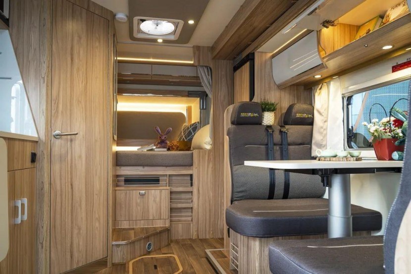 隆翠C618旗舰版房车邀您参加9月2日郑州房车展，旗舰品质，迎风起航！a221fc78fa01dd56e7f392f52a6dda98