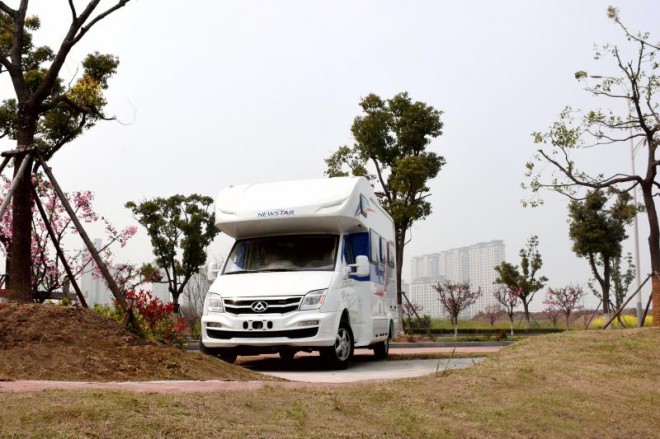 新星房车通途系列C600-时尚版 41.8万元 1-车头