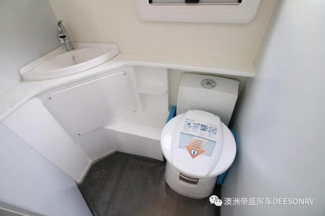 帝盛房车梦396小拖挂公路房车44847ca8c01e4040a6e504ed6cd631a3