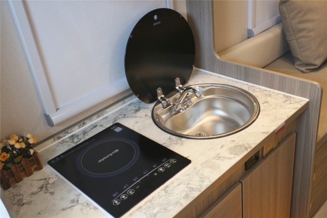 拓锐斯特依维柯C型欧尚版TIC-610A 53.8万起 2E1A3259