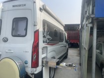 卫航房车 2021款V590 横床版
