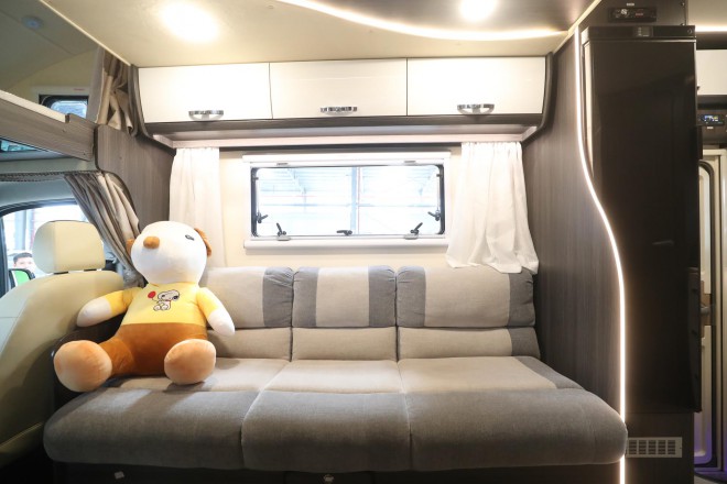 精致欧式风格、高端商务元素，“铂驰旅行家”单拓展房车 WLH_7206