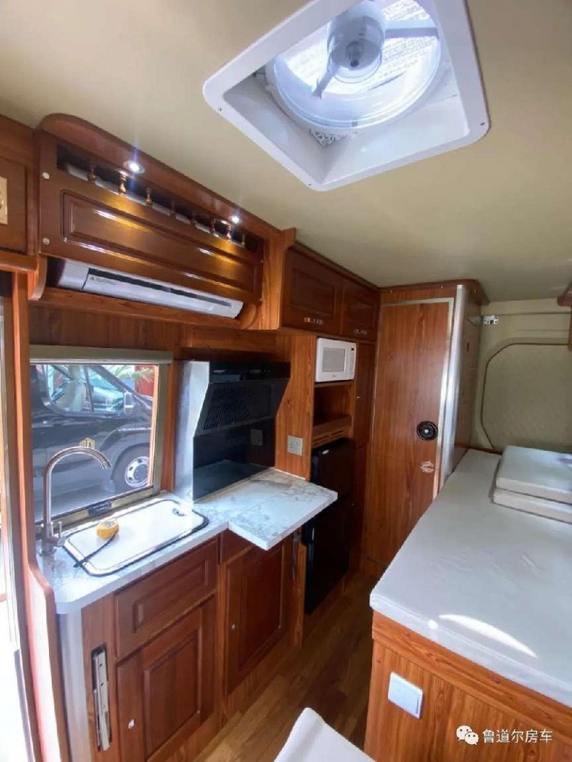 9月2日郑州房车展，鲁道尔大通V90高配版房车，高配生活，从此出发！3bdc86b3d5d8d53754d31daf9d84129f_1654848967.322_10