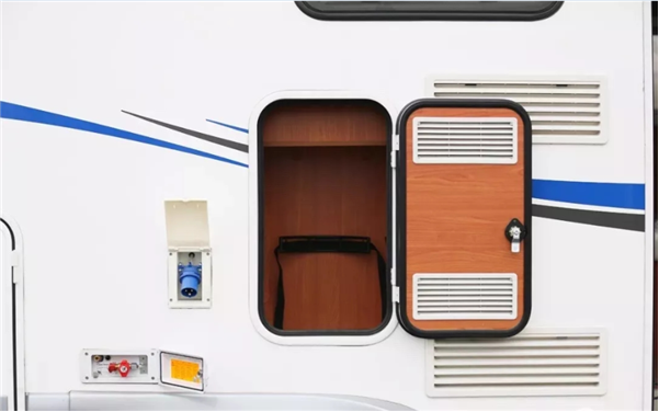 亚特新车型稿件738