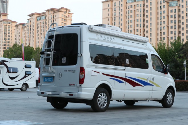 高清实拍2019款顺之旅大通V80全新格局B型房车 WLH_5810