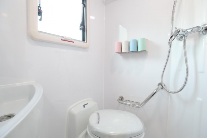 拓锐斯特“欧畅版TIC-621A”依维柯双拓展C型房车 WLH_6858