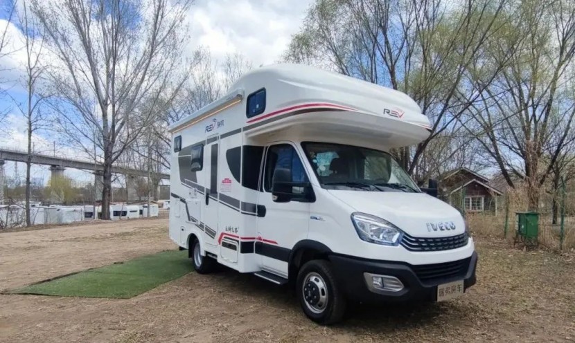 9月2日郑州房车展，瑞弗V800E丝绸之路版房车，望旭日东升，赏夕阳余晖！e2af85e15df7a85288c32fd2a3373290