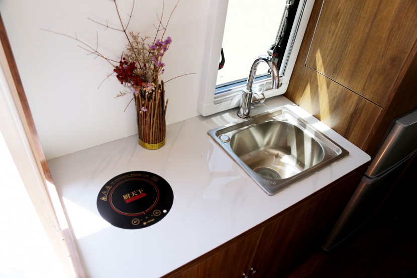 新飞拖挂房车 9.98万元 IMG_9586