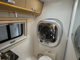 卫航 2021款V550 纵床