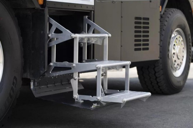 诺马迪森新款“驰骋者”——不超六米的C本蓝牌越野房车98d49712d38b41aa88acc17f4e383eb4