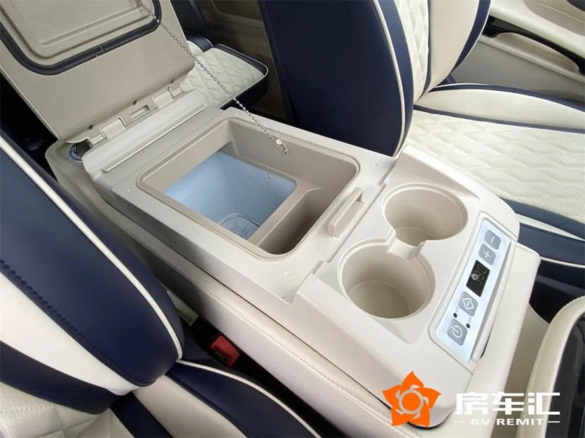 40多万包牌价！奔驰商务航空头等舱，超舒适享受，现车特价！6.jpg