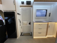 2024款歌睿途大通V90 C型 小型旅居车