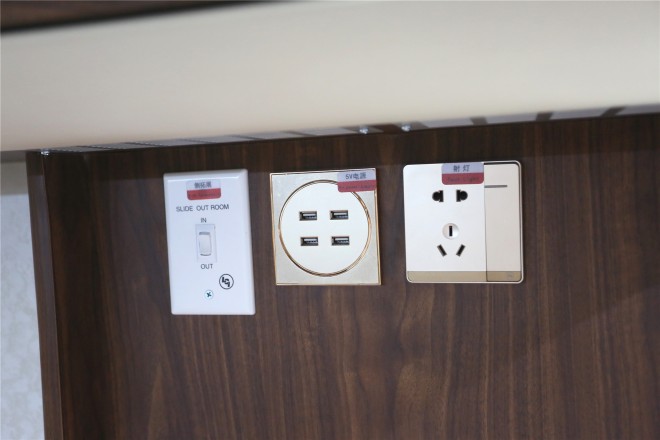 拓锐斯特依维柯C型舒适版TIC-610 52.8万起 00001369