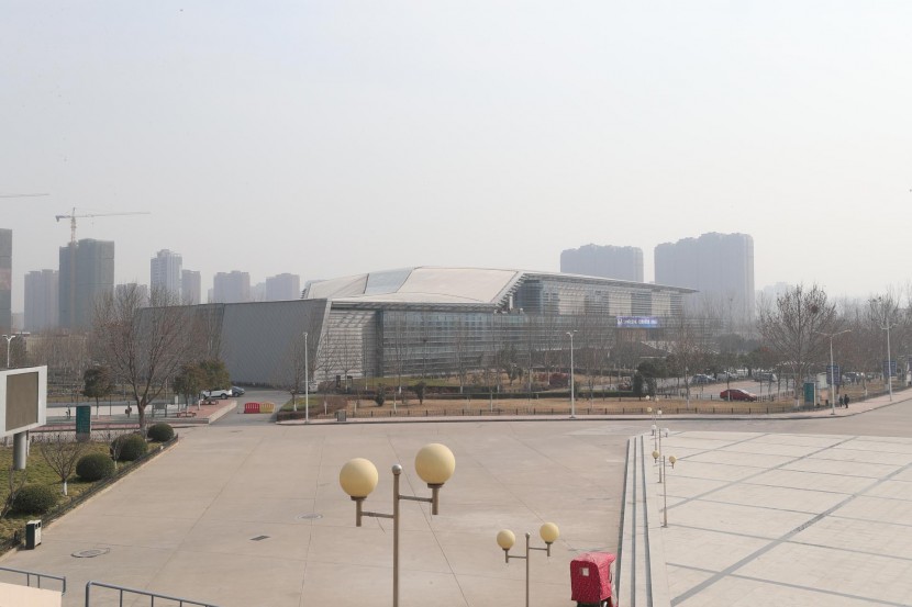 3.31郑州房车展场地河南省体育中心 WLH_2985