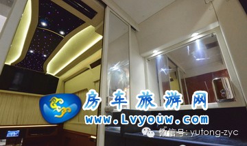 ZK5049XLJ1豪华商务旅居版——宇通深度改装奔驰sprinter房车系列