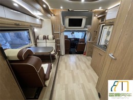 依维柯 2020览众塞拉维双拓展C型房车