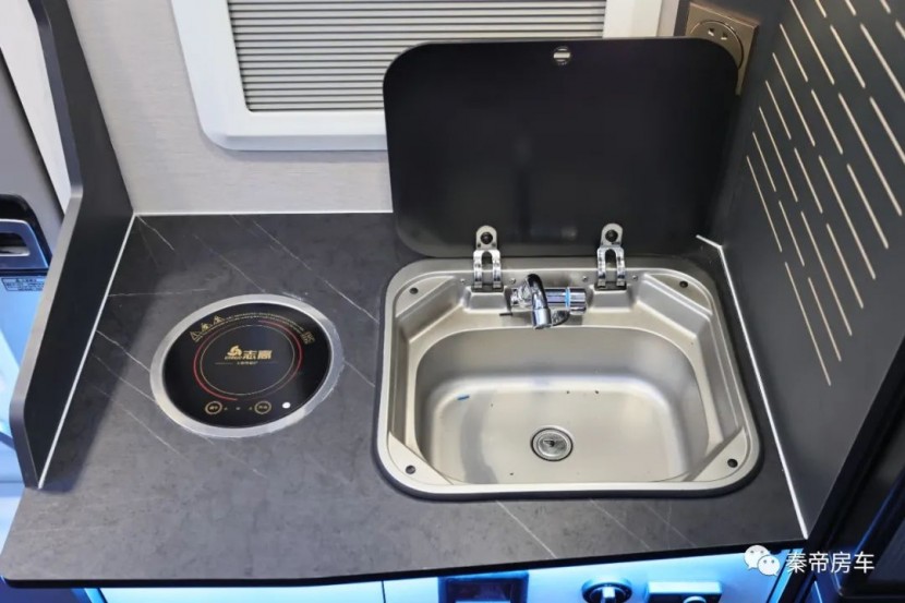 秦帝蹑景子母床依维柯C型房车——贵族风范，恣意山河！ab4610a0c853ba50e6726b6cf99dc7cc