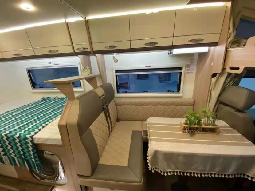 巍豪2022款旅行家1号房车，游山玩水看世界，遇花赏景品人间fb86898923db7a2b2ad36f832870b82b